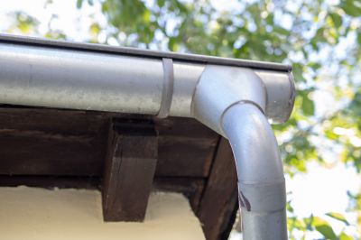 Gutter downspout connection